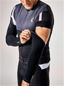 Cube Blackline Arm Warmers